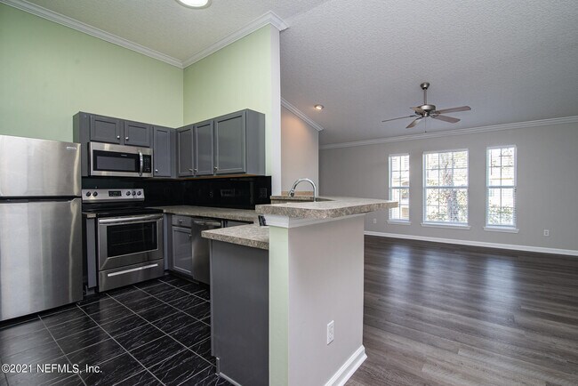 Building Photo - 65 Jardin De Mer Pl