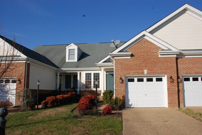 Well Maintained Townhome in Colonial Heritage in Williamsburg - Well Maintained Townhome in Colonial Heritage in Williamsburg