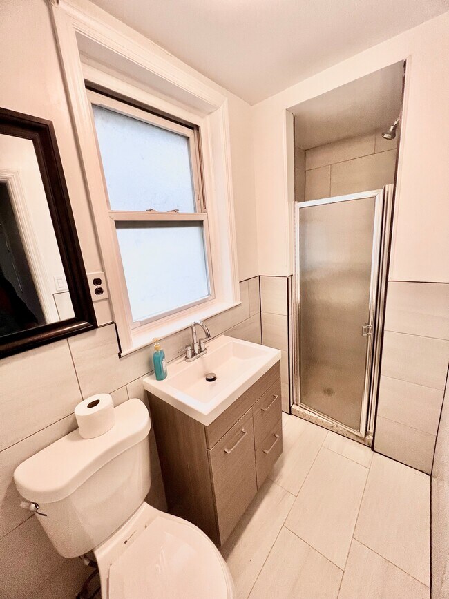 Foto del edificio - 320 E 235th St