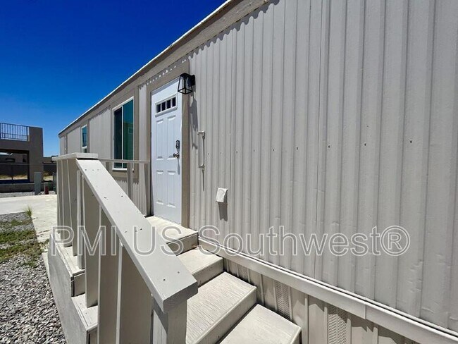 Foto del edificio - 437 Riverfront Dr