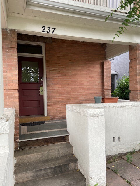 Foto del edificio - 237 Logan St