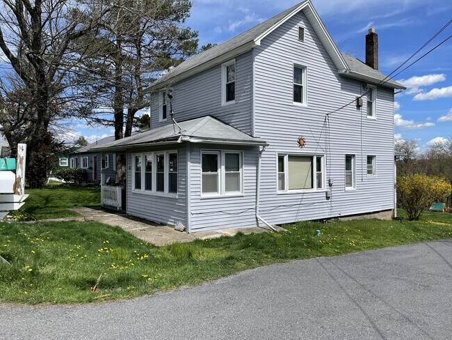 Building Photo - 1562 Prospect St