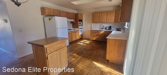 Building Photo - 3 br, 2 bath House - 30 QUARTZ DRIVE