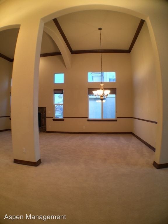 Foto del edificio - 4 br, 4 bath House - 13913 Pinehurst Circle
