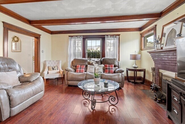 Foto del edificio - 162 Elliot Ave