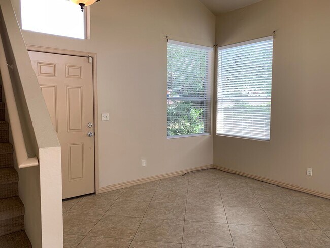 Foto del edificio - NW 3 bedroom, 2.5 bath w/ Community Pools