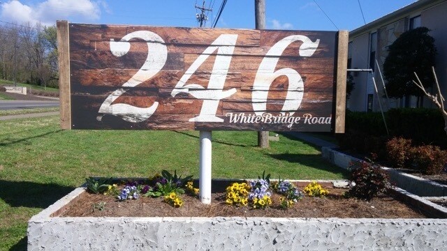 Foto del edificio - 246 White Bridge Rd
