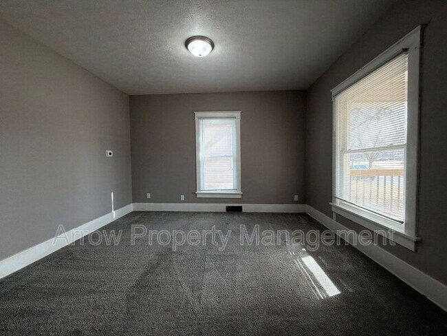 Foto del edificio - 2424 W Street