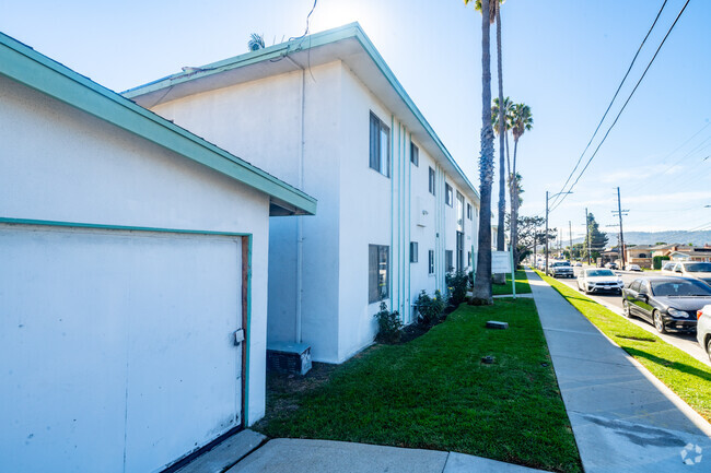 Exterior - Arlington Apartments