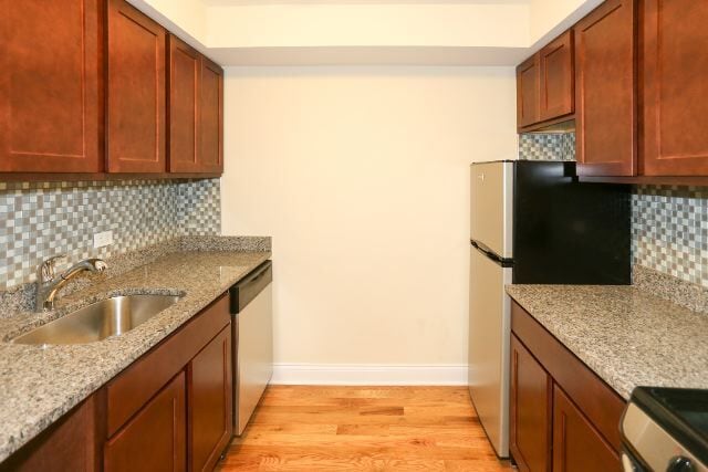 Building Photo - 558 W Arlington