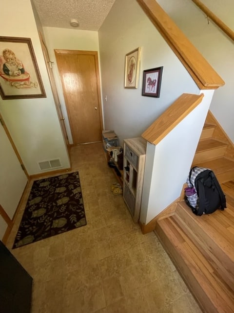Building Photo - 520 Tanager Path