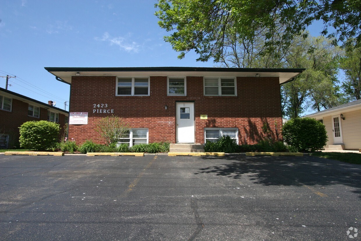 Foto principal - 2423 Pierce Ave