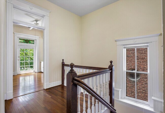 Foto del edificio - Swanky 2000 sf duplex in the heart of Church Hill