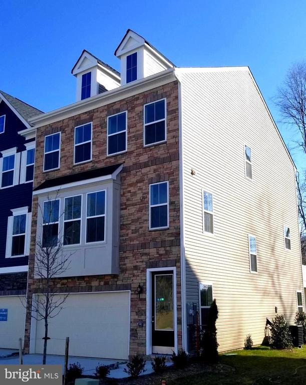 Building Photo - 1447 Honeylocust Dr