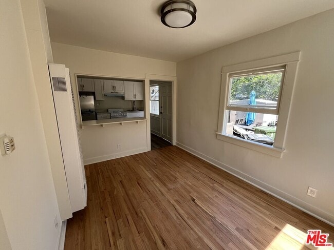 Building Photo - 424 N Venice Blvd