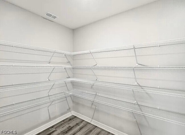 Foto del edificio - 12367 Marshland St
