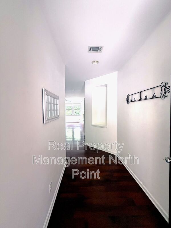Building Photo - 2160 Crestridge Trail NE