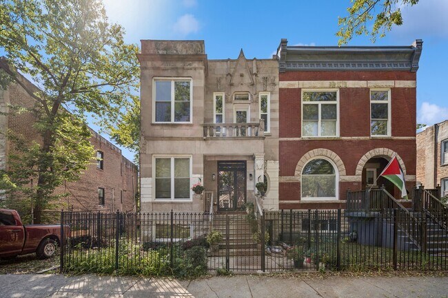Foto del edificio - 3217 W Fulton Blvd