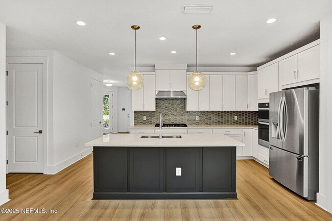 Building Photo - 311 Bay Lk Dr