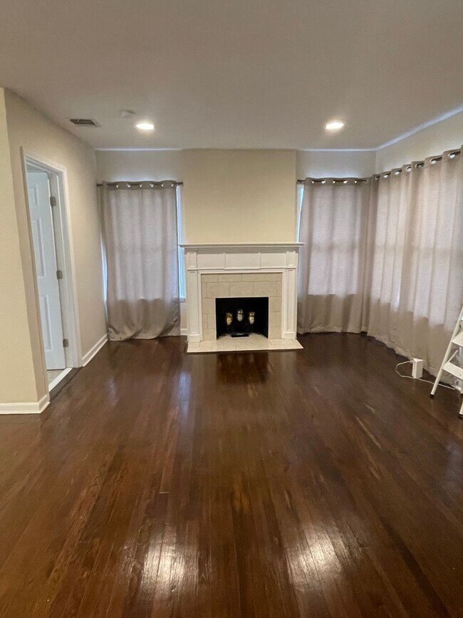 Foto del edificio - Charming Olmos Park Terrace Rental