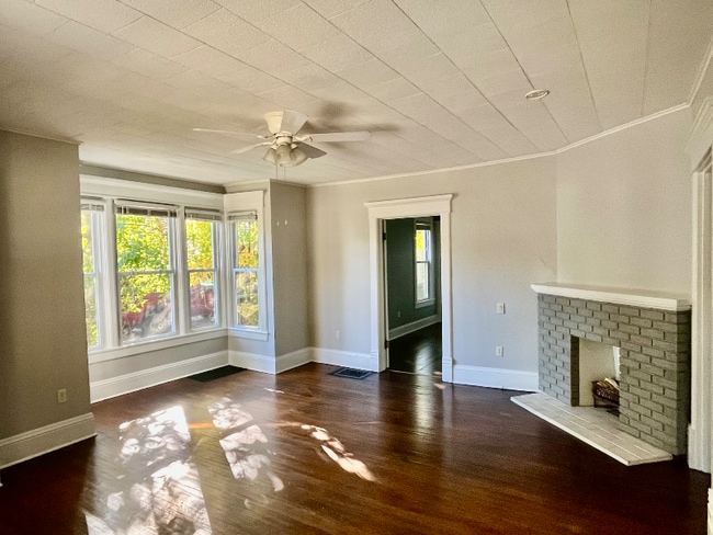 Foto del edificio - 122 N 4th St