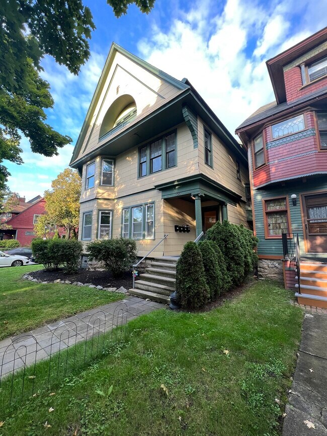 Exterior - 433 Norwood Ave