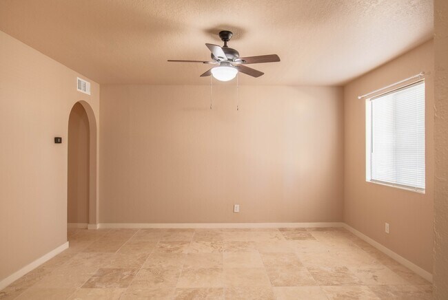 Foto del edificio - 2630 Fairway Dr