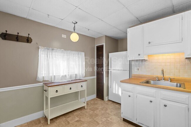 Building Photo - 409 Harrison Ave