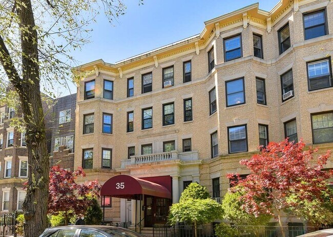 Foto del edificio - 35 Queensberry St