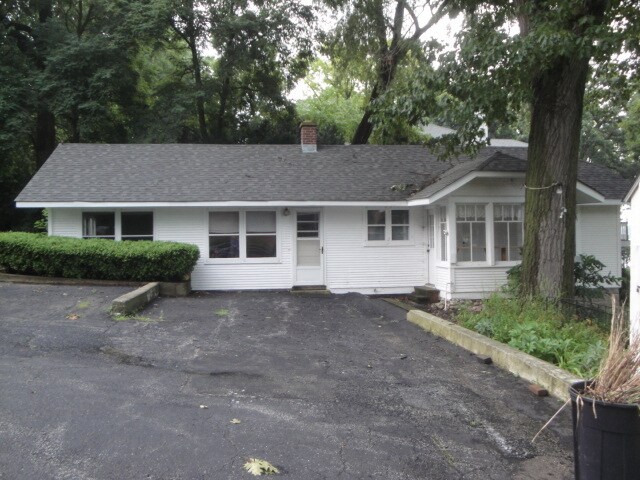 Building Photo - 3300 N Rocky Beach Rd