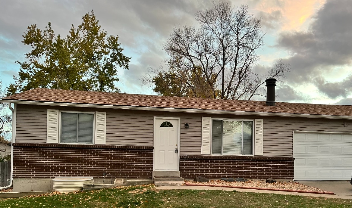 Spacious and Charming Lakewood Home with H... - Spacious and Charming Lakewood Home with H...