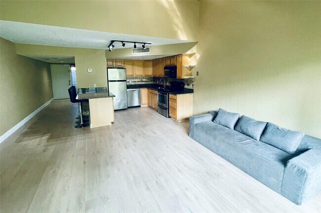 Foto del edificio - 57 Deer Creek Rd