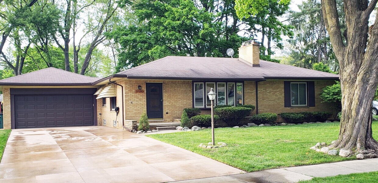 Foto principal - 17310 Kinross Ave
