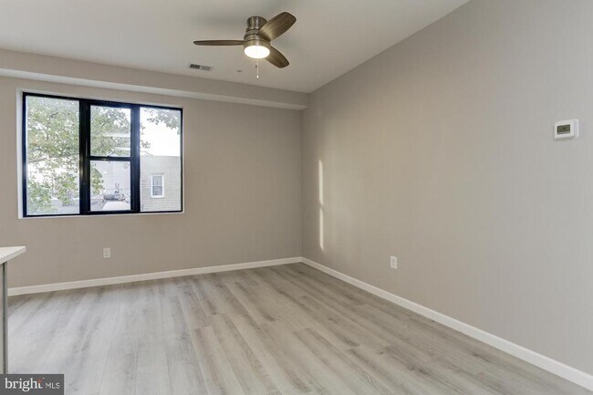 Foto del edificio - 400 S Highland Ave