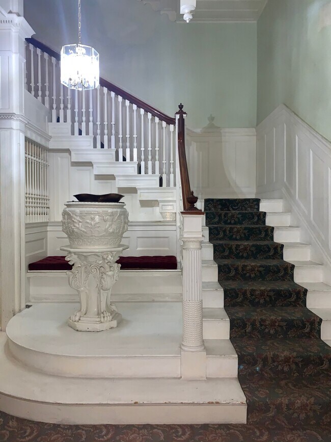 Building Photo - 454 Beacon St