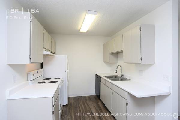 Building Photo - 2600 Ingalls St