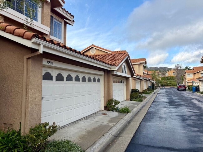 Foto del edificio - Beautiful 3 bed 2.5 bath home in Oak Park!