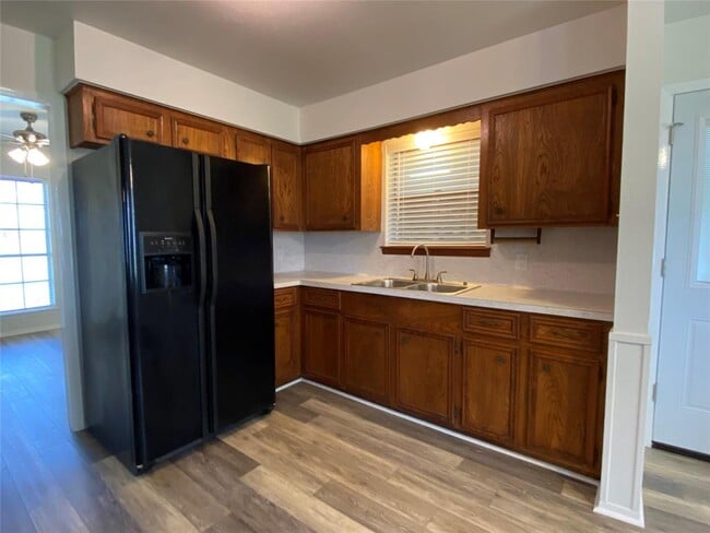 Foto del edificio - 11850 Hwy 290 E