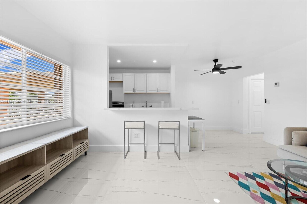 Foto principal - 7333 Gary Ave