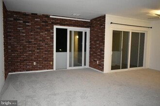 Building Photo - 10247 Prince Pl