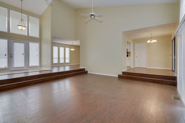 Foto del edificio - Spacious Three Bedroom in Goshen Lake