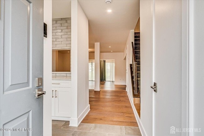 Foto del edificio - 369 Bromley Pl