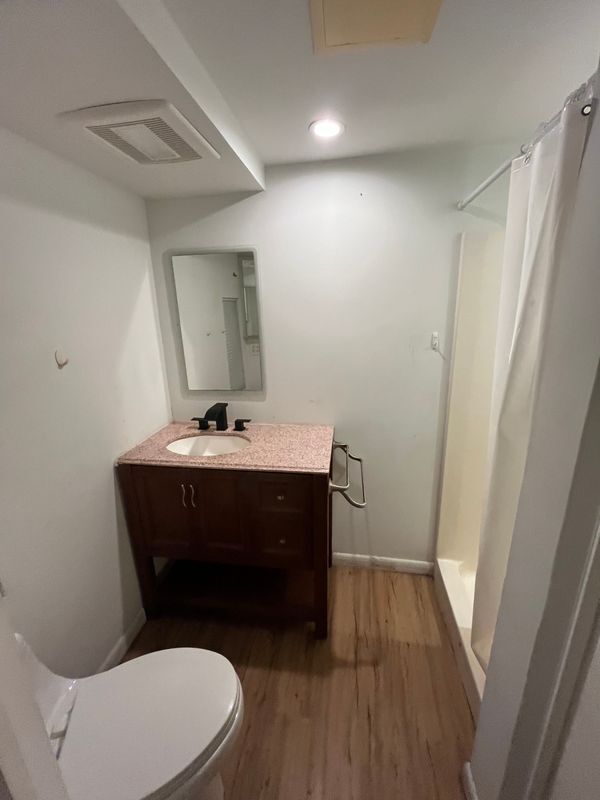 Building Photo - 1001 SE 2nd Ct