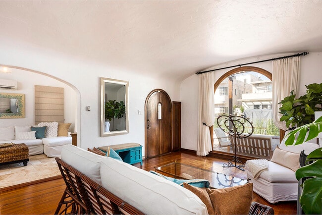 Building Photo - 34 Ximeno Ave