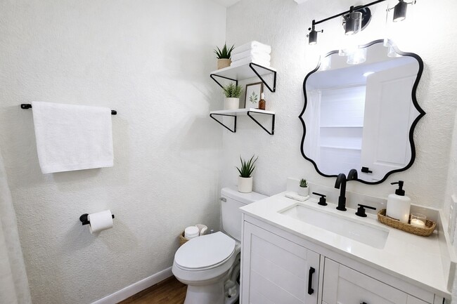 Building Photo - 1917 Barger St