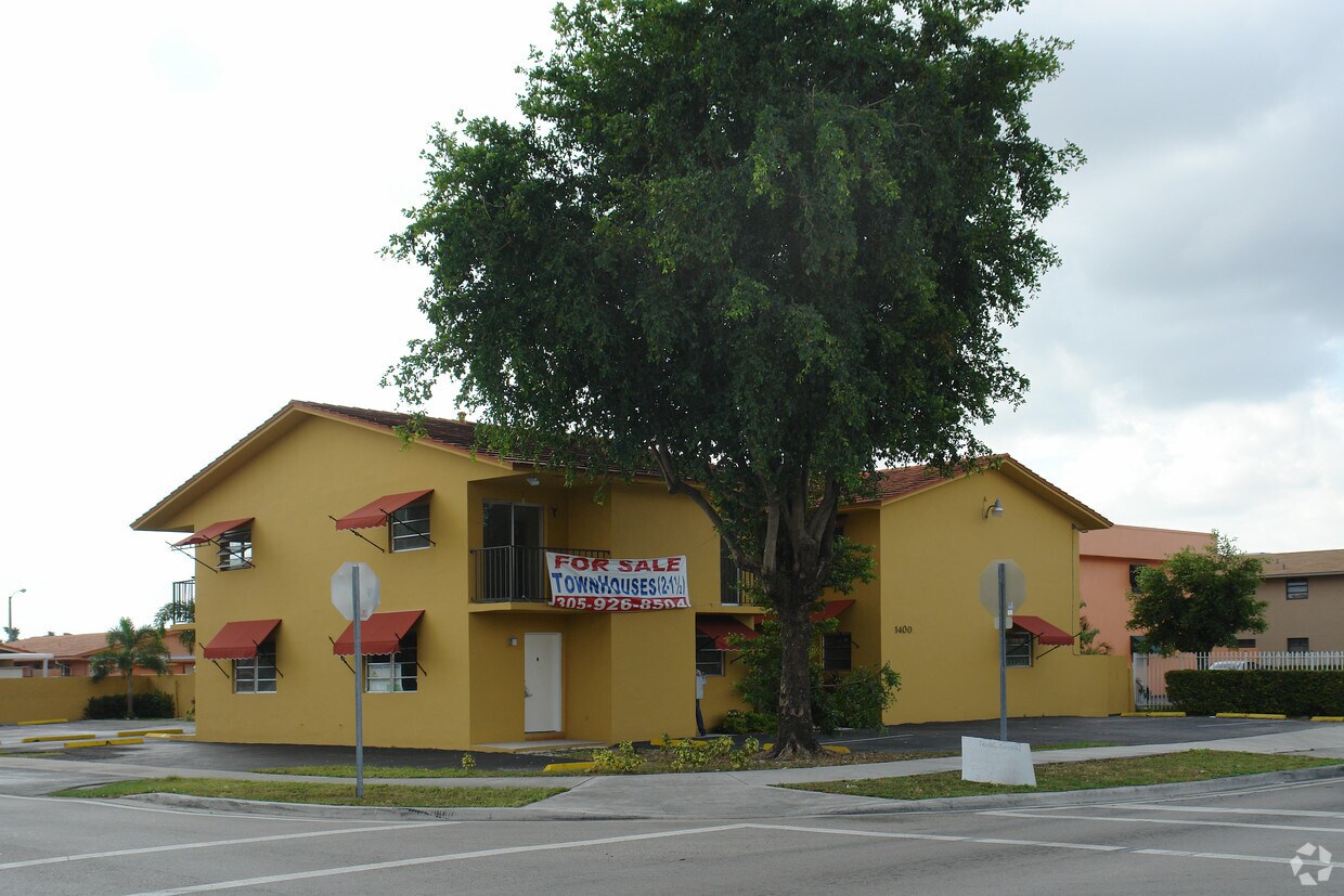 Primary Photo - 1400 W 41st St