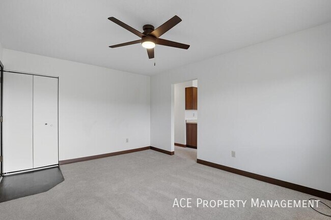 Foto del edificio - 717 Dakota Dr