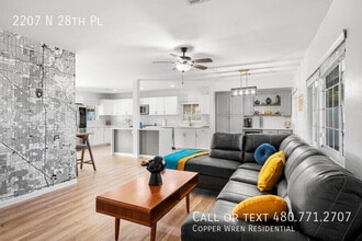 Building Photo - 2207 N 28th Pl