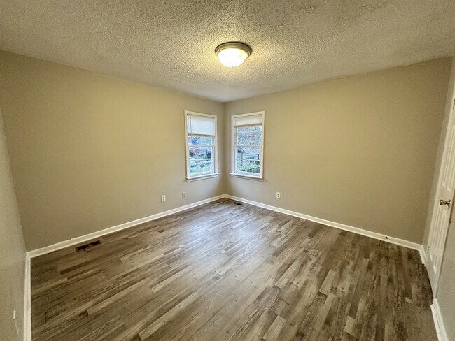 Foto del edificio - 1045 Waverly St