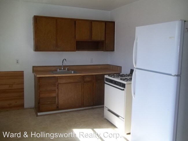 Building Photo - 304 Barcelona Ln